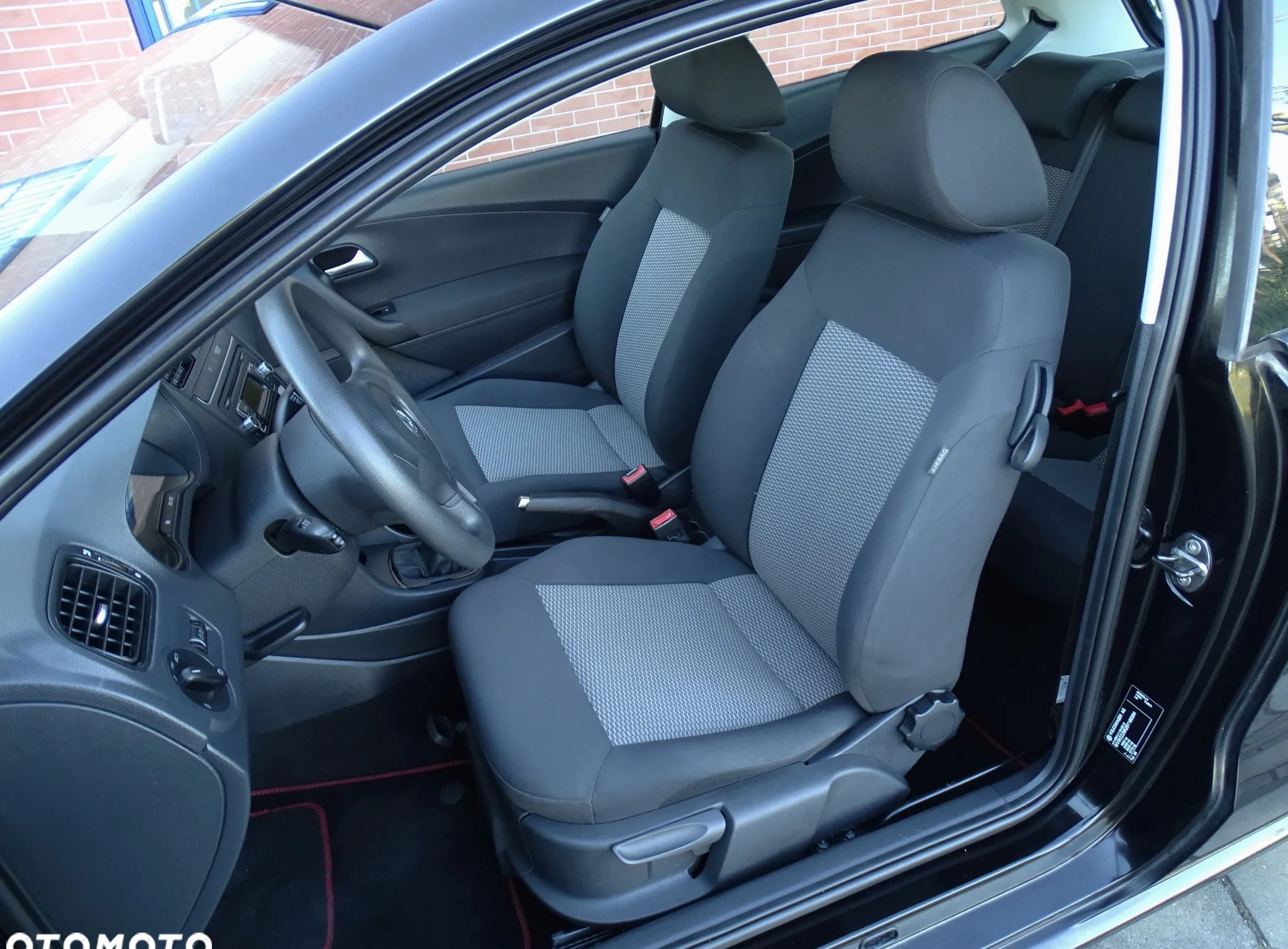 Volkswagen Polo cena 23800 przebieg: 100000, rok produkcji 2011 z Racibórz małe 254